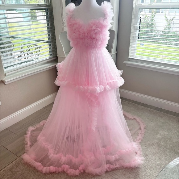 Other - NEW Tulle Maternity Dress for Photoshoot Bridal Robe Light Pink NWOT Size L